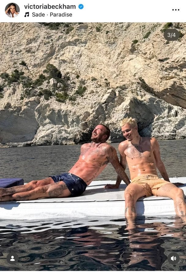 Дэвид Бекхэм с сыном / © Instagram Виктории Бекхэм