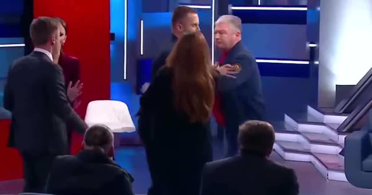 "Ты покойник". Червоненко и Гончаренко устроили потасовку в прямом эфире