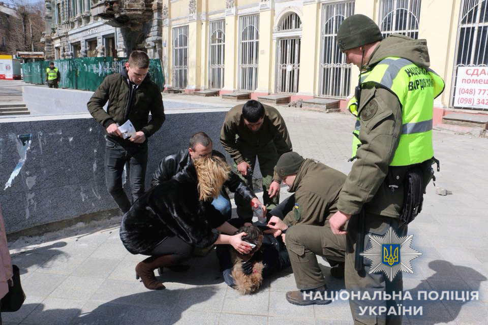 В одесі частина фасаду пам’ятки архітектури впала на перехожого