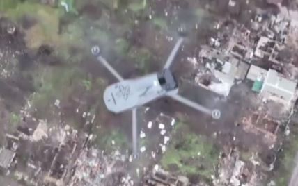 Битва дронов: вражеский Z-БпЛА самоликвидировался, пытаясь сбить беспилотник ВСУ (видео)