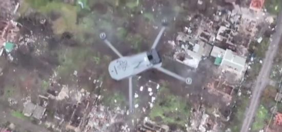 Битва дронів: ворожий Z-БпЛА самоліквідувався, намагаючись збити безпілотник ЗСУ (відео)