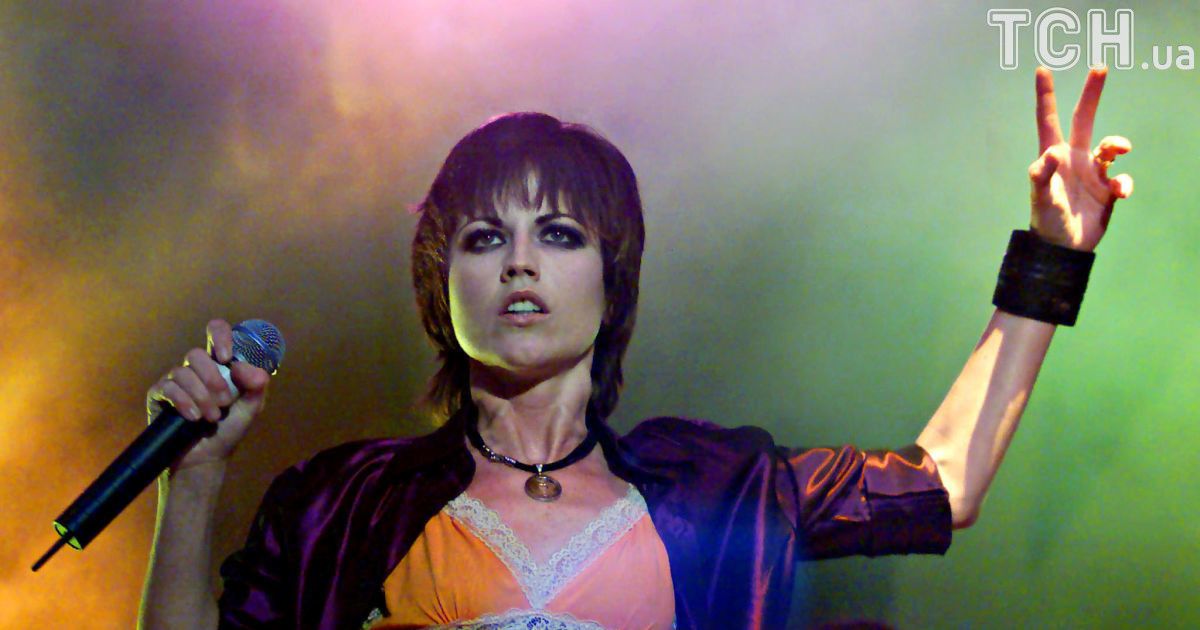В Ірландії тисячі людей прощаються з солісткою The Cranberries