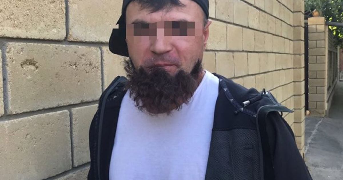 В Одесі затримали кілера, в якого відклеїлася "борода", коли він йшов на "діло"