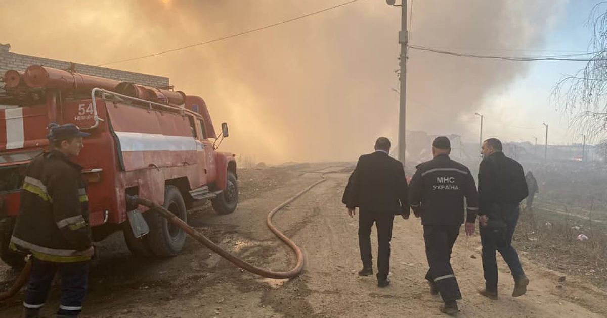 пожежа на сміттєзвалищі біля Яворова на Львівщині_1 / © facebook.com/Яворівська районна державна адміністрація