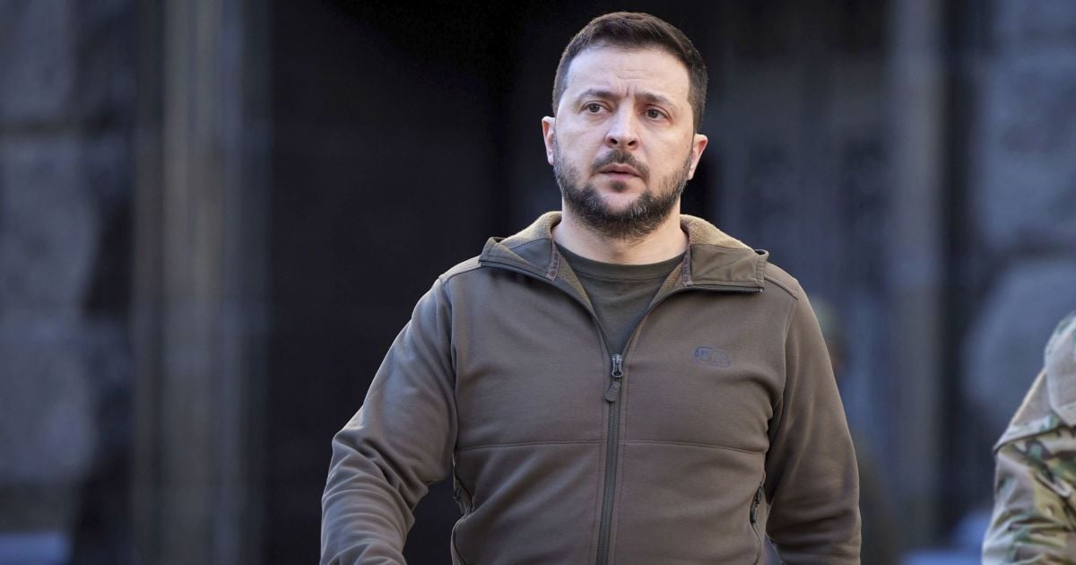 "Стоим. Если нужно, умираем": Арестович рассказал, почему Зеленский остался в Киеве после нападения РФ