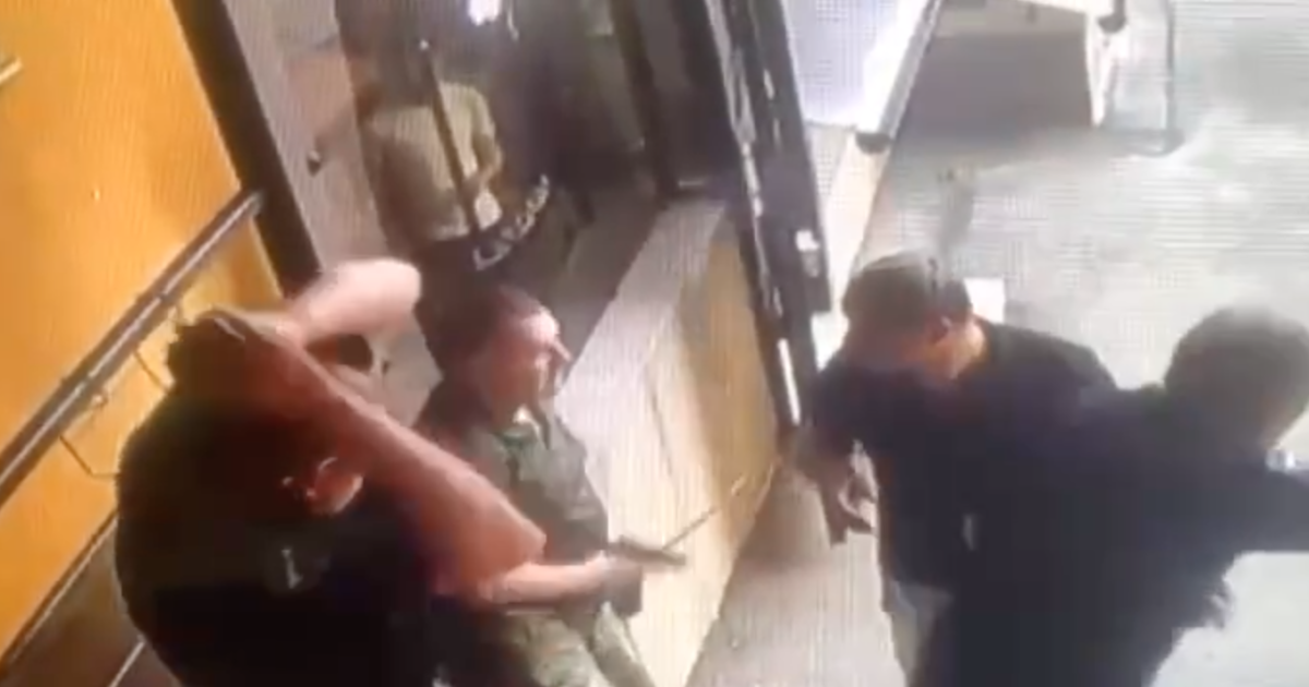 Появилось видео инцидента с нетрезвым чиновником Генштаба, который открыл стрельбу в Киеве