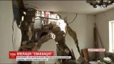 На Днепропетровщине провели спецоперацию, чтобы извлечь грузовик, что протаранил стену дома
