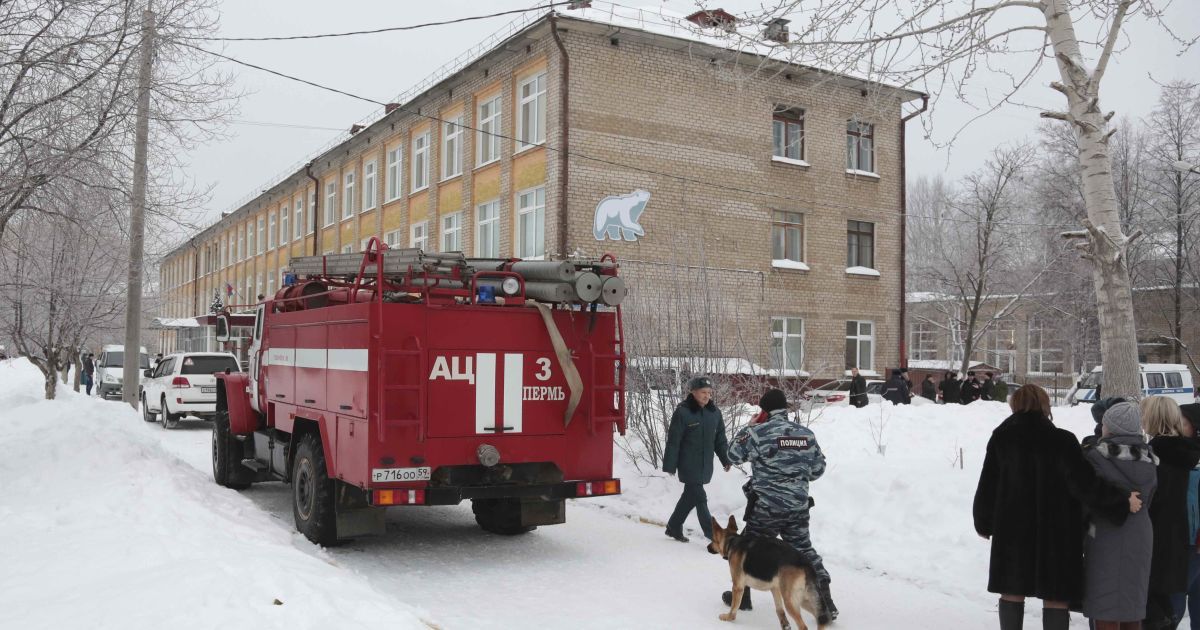 Бійка школярів на ножах: у СК розповіли про кривавий ранок у пермській школі