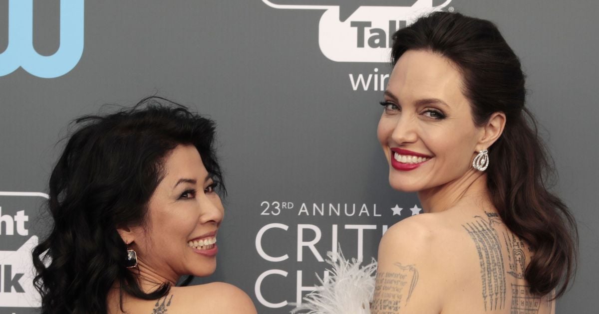 Lady in white: Анджеліна Джолі приголомшила розкішним образом у пір’ї на Critics' Choice Awards
