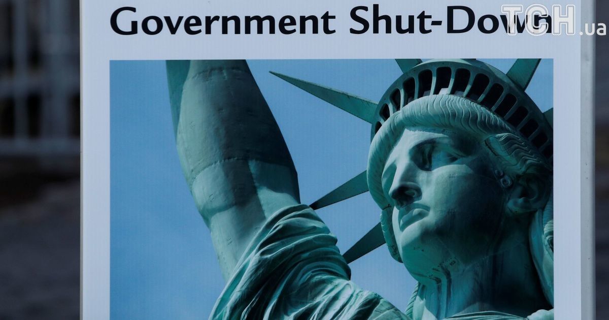 Сенат США попытается принять финансирование правительства ночью