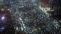 Десятки тисяч обурених румун вийшли на вулиці з антикорупційними протестами