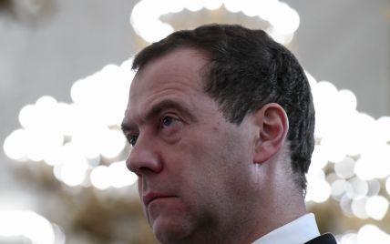 Медведев рассказал, что в российской экономике "все абсолютно стабильно"