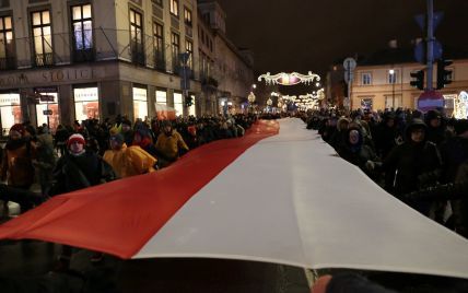 МИД Украины призвал Польшу к конструктивному диалогу из-за "антибандеровского" закона