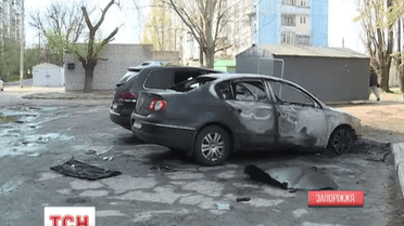 У Мелітополі вночі згоріли три автівки