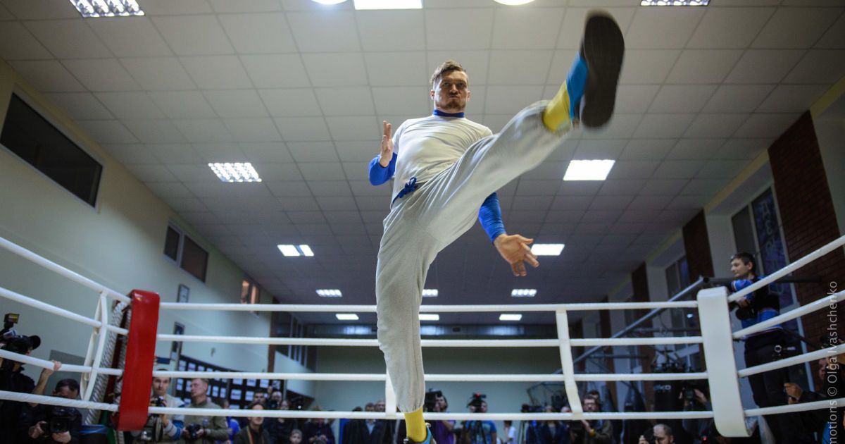 Первый чемпионский бой Усика может пройти на футбольной арене Украины