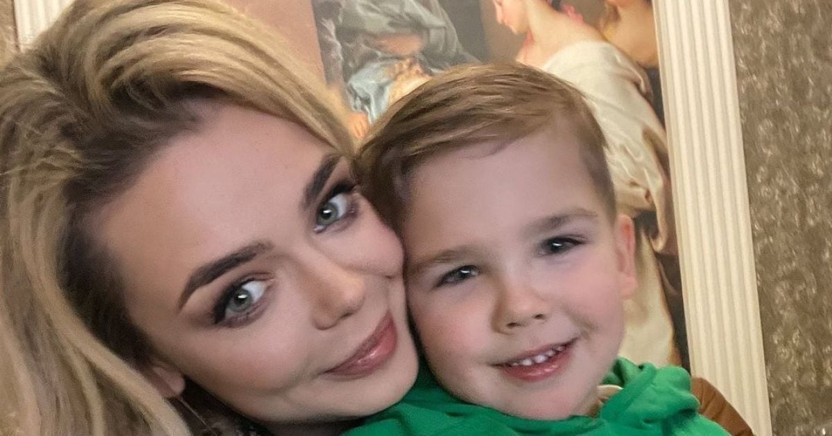 Аліна Гросу замилувала фото з братиком, старша від якого на 22 роки