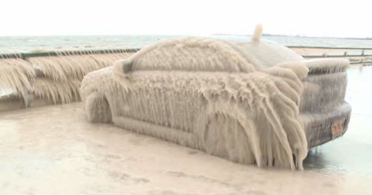 Мережу розірвало відео, як росіянин катається на автомобілі з “льодовикового періоду”