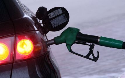 На АЗС знову міняють цінники на газ для авто. Середня вартість пального 10 жовтня