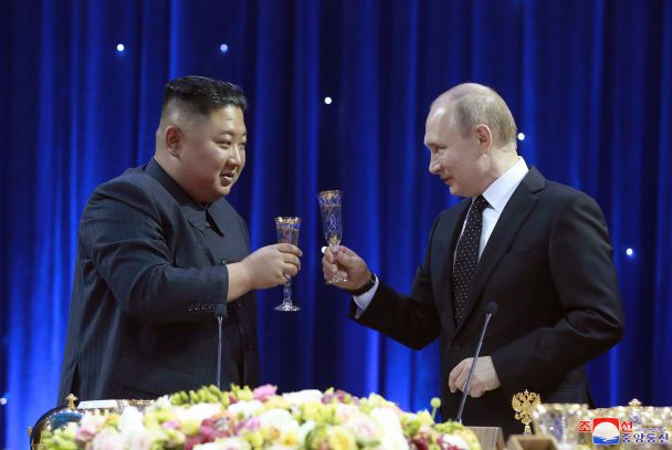 Ким Чен Ын помогает России не только оружием и солдатами: детали от WSJ
