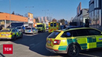 Різанина у Чехії: підліток вбив двох людей у торгівельному центрі