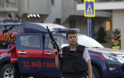 У Туреччині заарештовано майже 800 військових-заколотників