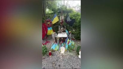В Києві сплюндрували могили героїв "Да Вінчі", "Джуса" та Петриченка (відео)