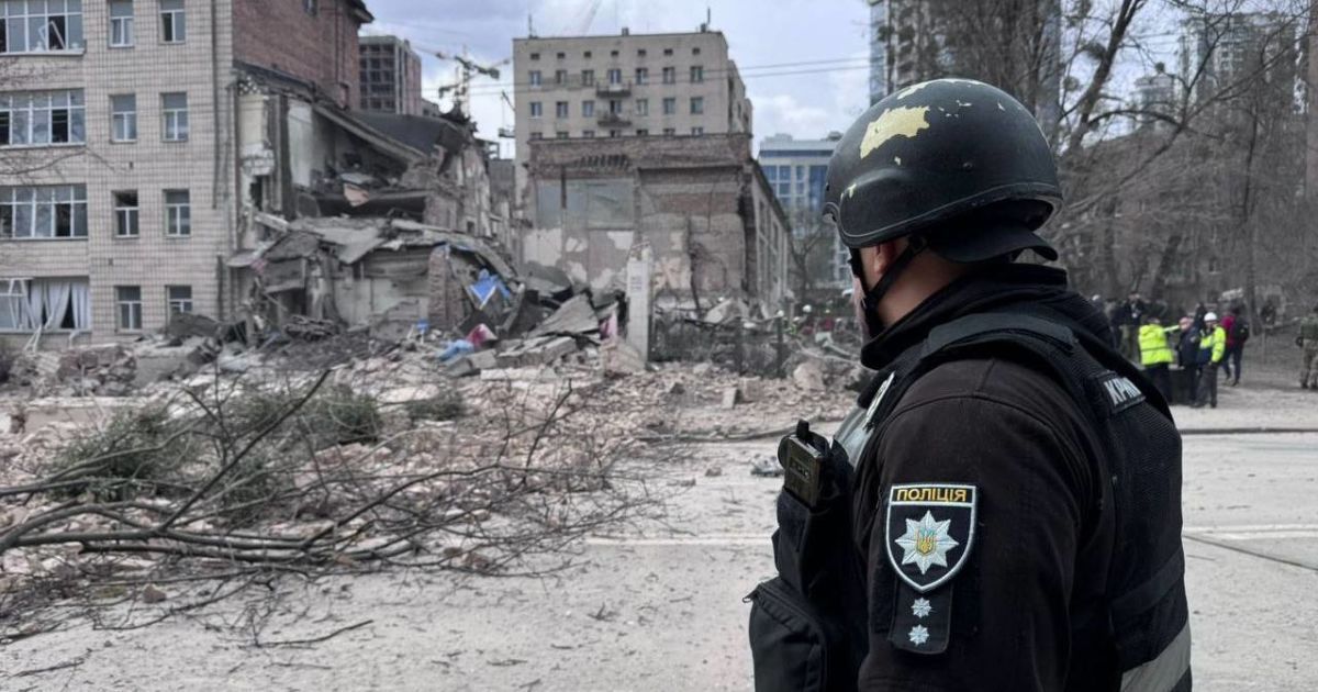 Наслідки ракетної атаки по Києву 25 березня / Фото: Нацполіція