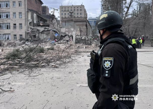Наслідки ракетної атаки по Києву 25 березня / Фото: Нацполіція