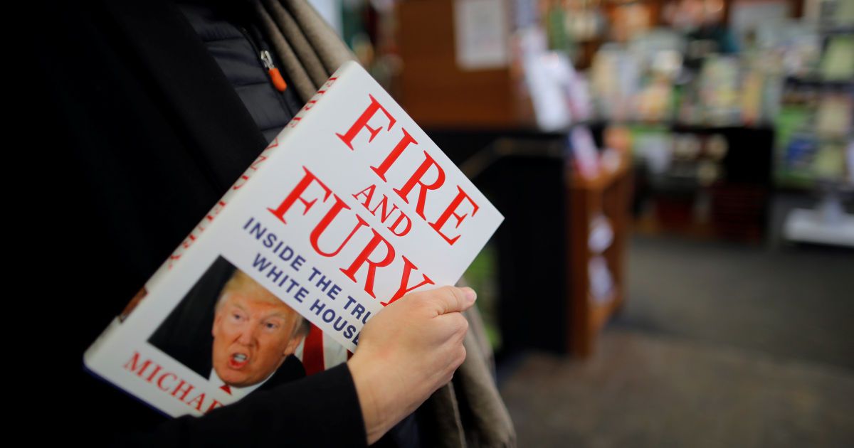Скандальна книжка про Трампа вийшла на чотири дні раніше через грандіозний ажіотаж