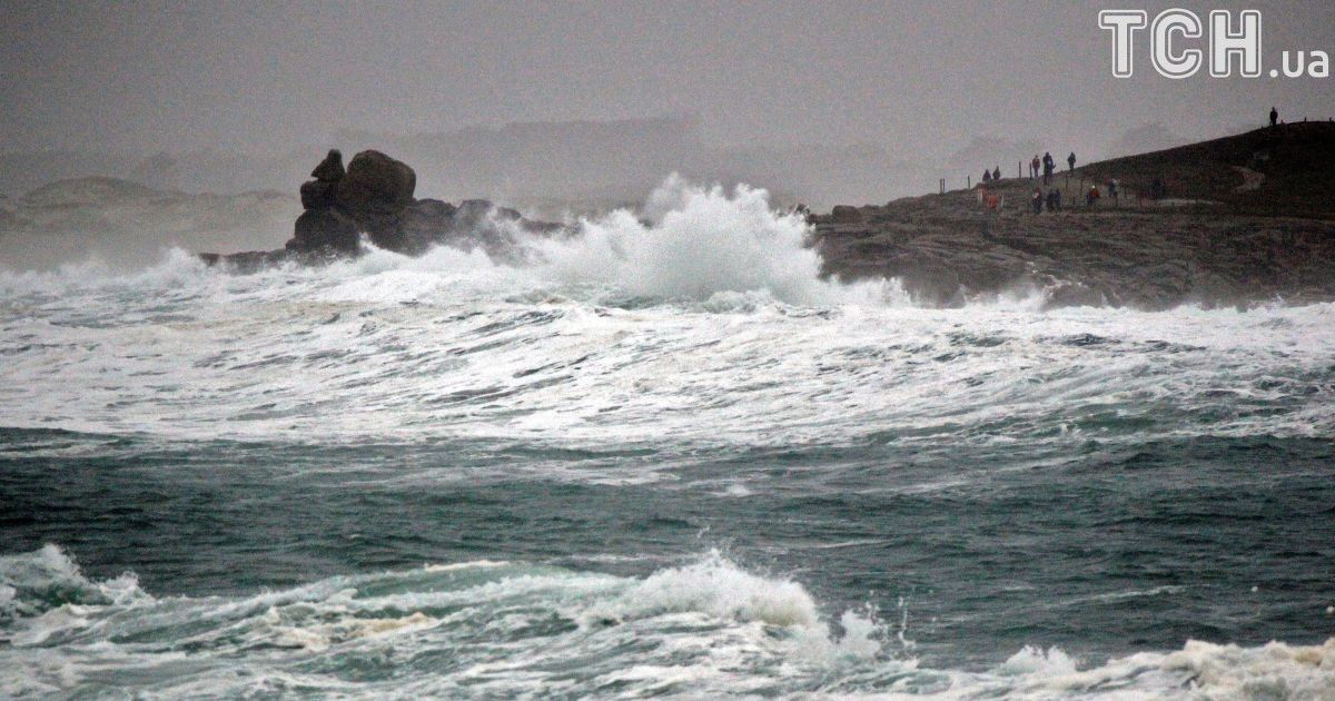 Появились первые жертвы шторма Элеонора, который обрушился на Европу