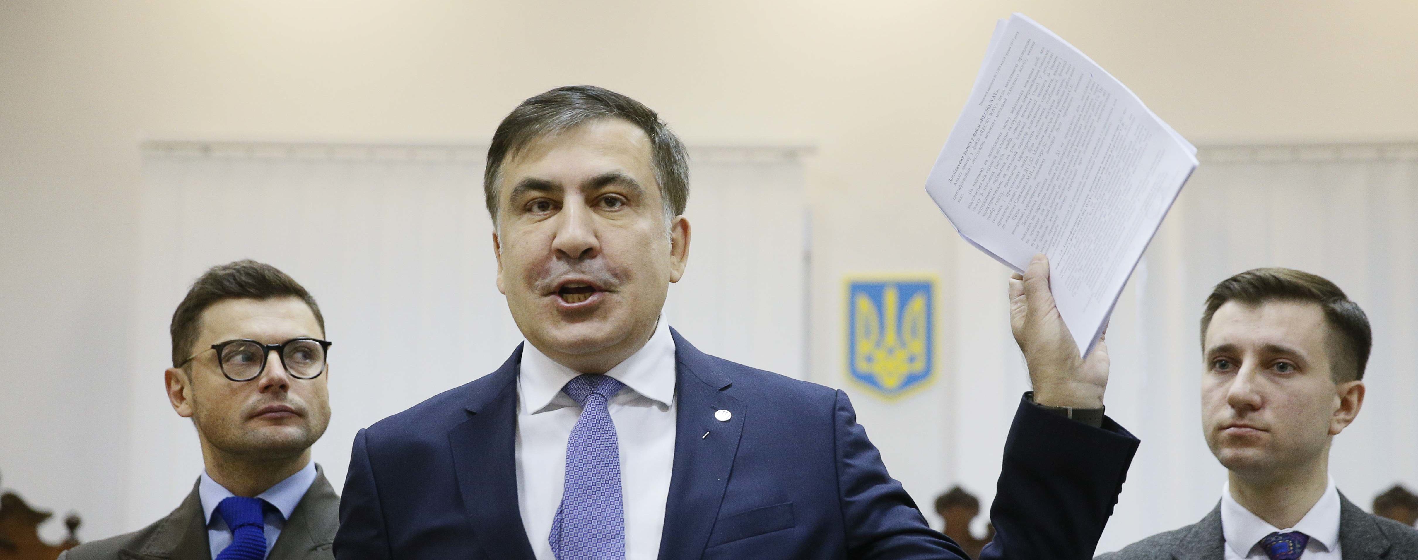 Саакашвили в Грузии приговорили к трем годам лишения свободы