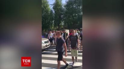 У Києві мешканці новобуду, яким вимкнули комунікації, перекрили проспект