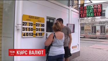 Курс валют. ТСН дізнавалася, що чекати від гривні у майбутньому