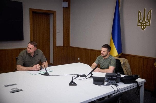 Кто вместе с Зеленским поедет в Турцию: СМИ назвали состав делегации
