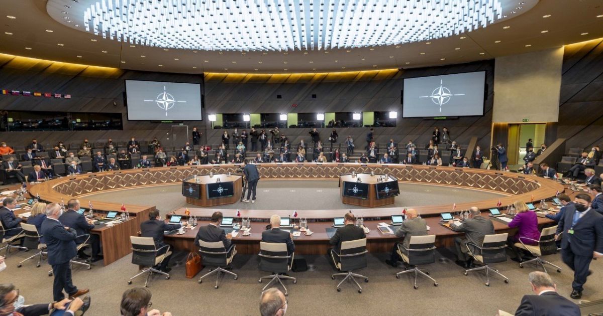 Министры обороны НАТО проведут чрезвычайную встречу