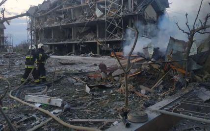 Seven explosions took place in Odesa at once: rescuers are working at the scene