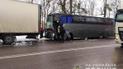 Під Вінницею сталася масова аварія: зіткнулися дві вантажівки, автобус та чотири легковики