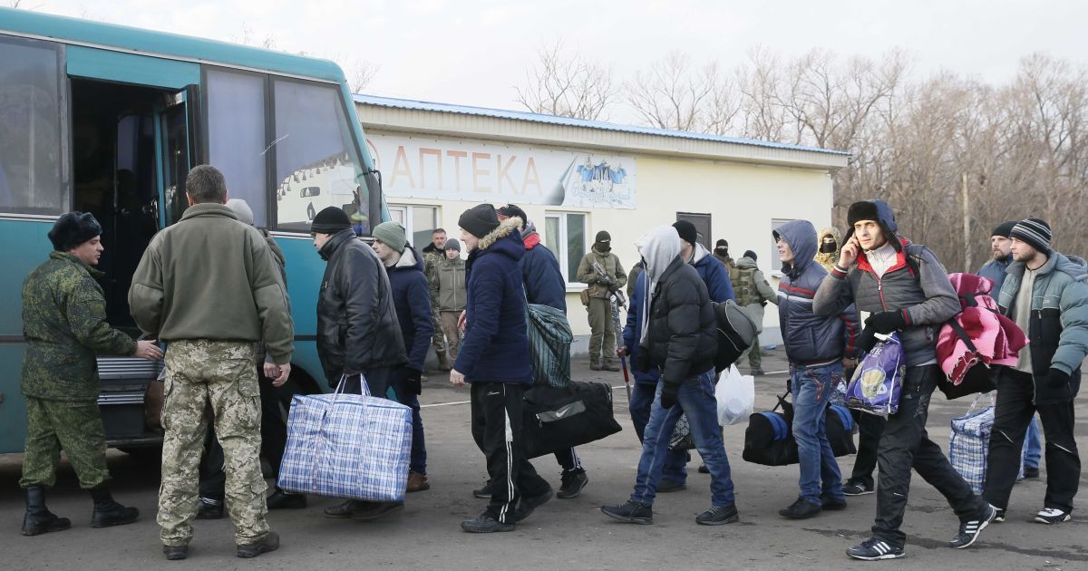 Обмін заручниками закінчився: 74 українців повертаються додому