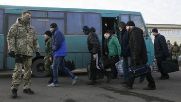 обмін заручниками, бойовики ЛДНР, ОРДЛО / © Reuters