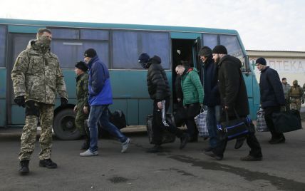 "Люди крутые, а государство...": освобожденные из ОРДЛО заложники пожаловались на проблемы в свободной Украине