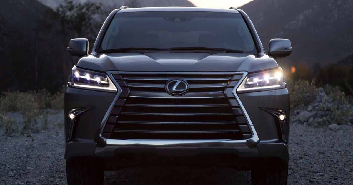 Японцы показали возможности Lexus LX 570 на бездорожье (видео)