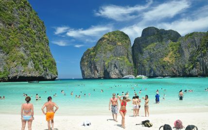 Из-за небрежности туристов в Таиланде закроют один из красивейших пляжей мира