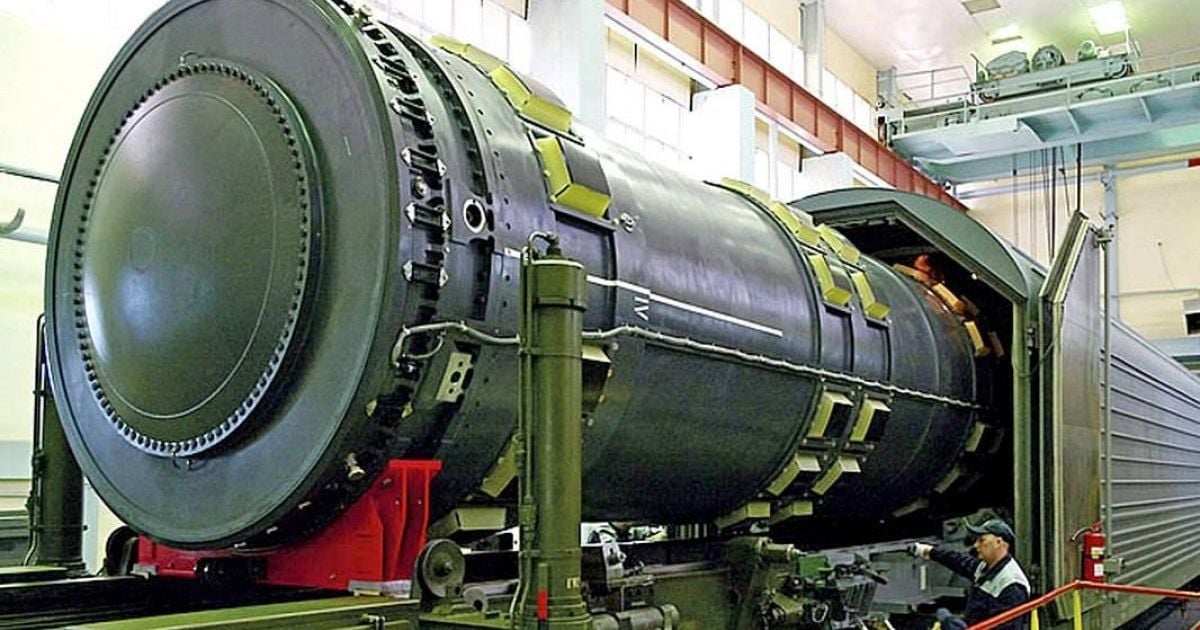 Загрузка Р-30 "Булава" в спецвагон/Иллюстративный фото из открытых источников
