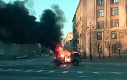 В Петербурге дальнобойщики на площади сожгли авто