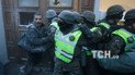 Отруєння і вибуховий пакет у капюшоні: у сутичках під Жовтневим палацом постраждали 60 нацгвардійців
