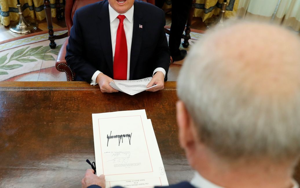 Трамп подписал налоговую реформу / © Reuters