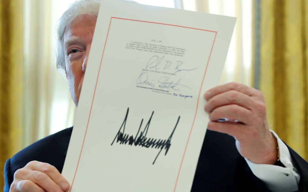 Трамп подписал налоговую реформу / © Reuters