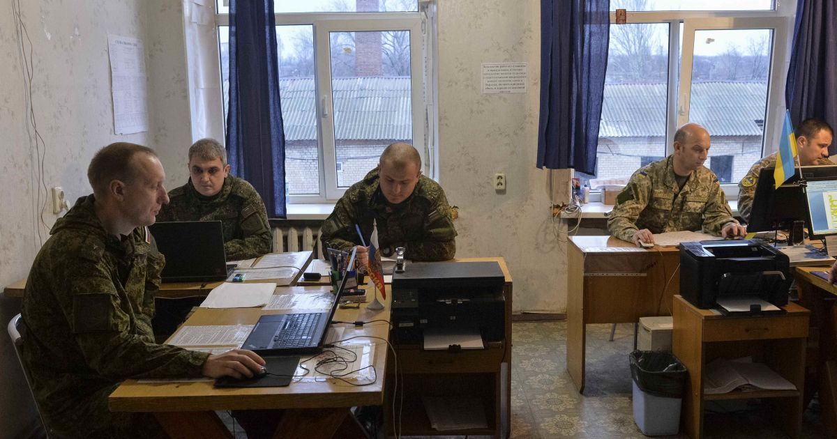 Германия будет убеждать РФ вернуть отозванных офицеров в СЦКК