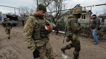 Обстріл Новолуганське_4 / © Reuters