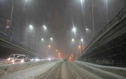 Максимальные вечерние пробки: в Киеве обещают эвакуировать машины с улиц